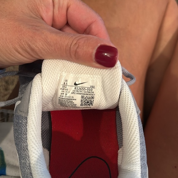 Nike Women’s grey Tanjun - Picture 4 of 4